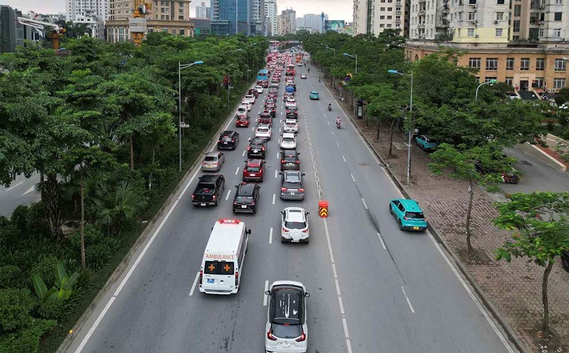 Vo Chi Cong Street, Hanoi. Photo: Song Huu