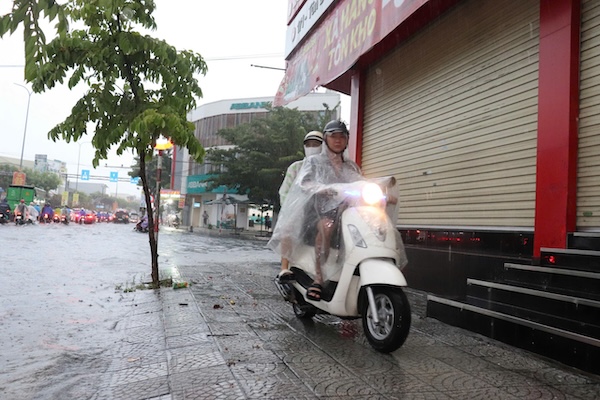 7월 5일 서북부 지방 날씨는 곳에 따라 소나기와 뇌우가 내리고 평균 기온은 23-34도입니다. 사진: 판 응우옌