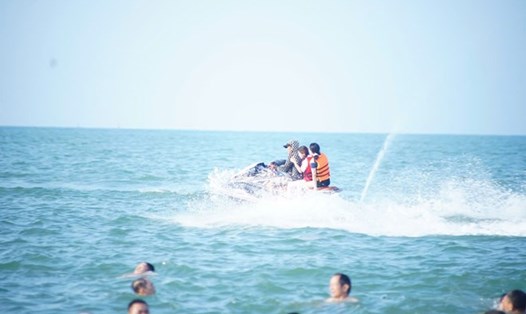 Cửa Lò dẹp nạn mô tô nước quấy nhiễu du khách trên biển. Ảnh: Duy Chương