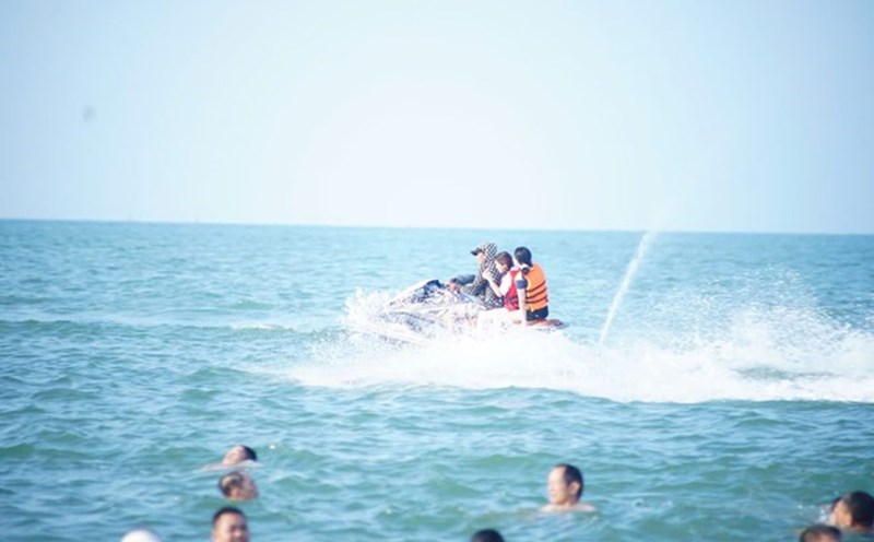 Cua Lo clears the water motorbike problem that harassed tourists at sea. Photo: Duy Chuong