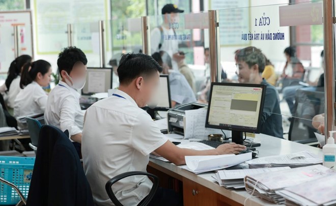 Báo cáo Bộ Chính trị số cán bộ, công chức nghỉ công tác sau sắp xếp bộ máy