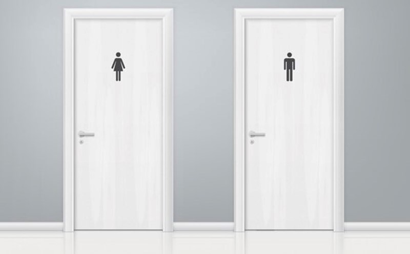 Urinating as many times as you should in a day is safe. Photo: Thuy Duong