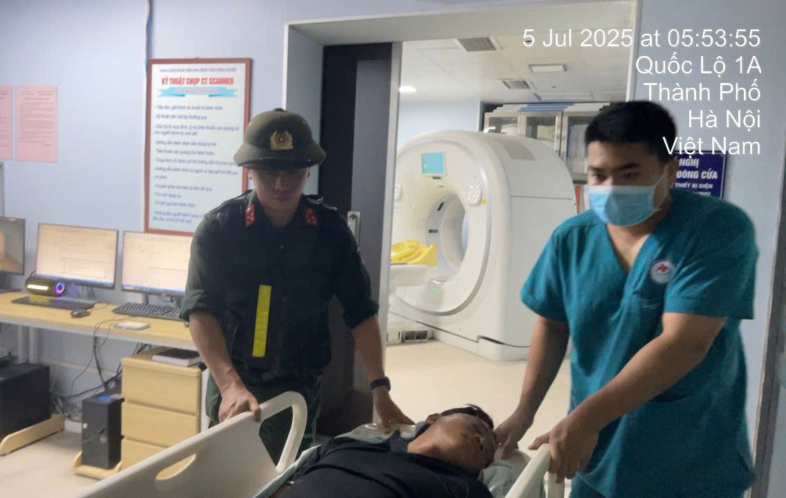 The male driver who had a stroke was given timely emergency care and was out of danger. Photo: Traffic Police Department