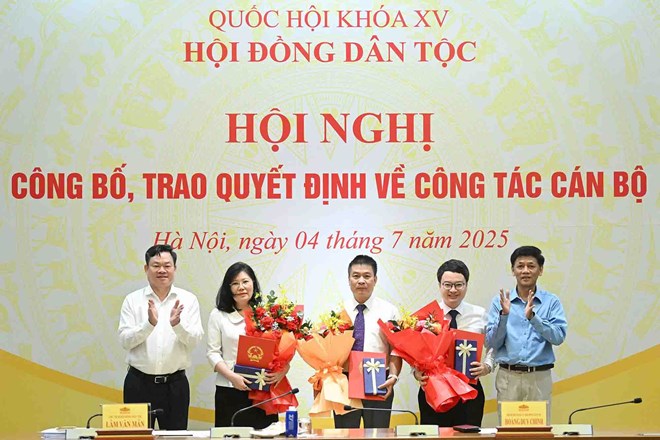 Phó Vụ Trưởng Vụ Dân tộc Đặng Vũ Hải nghỉ hưu trước tuổi