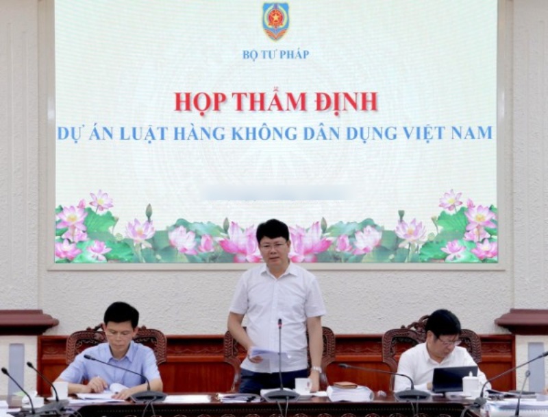 Lãnh đạo Bộ Tư pháp đề nghị nghiên cứu quy định trách nhiệm trong chậm chuyến, hủy chuyến bay. Ảnh: Bộ Tư pháp 