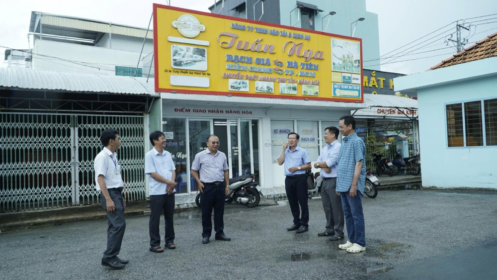 Tuy theo so luong khach dang ky, nha xe Tuan Nga se bo tri phu hop nhung tat ca deu la phuong tien moi dua vao khai thac. Anh: Nam Phuong