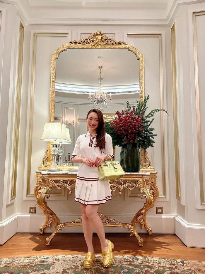 Biet thu sang chanh cua Chi Bao va vo o TPHCM. Anh: Nghe si cung cap