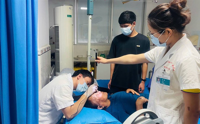 Cao Bang patient underwent free surgery in China. Photo: Duy Thiep