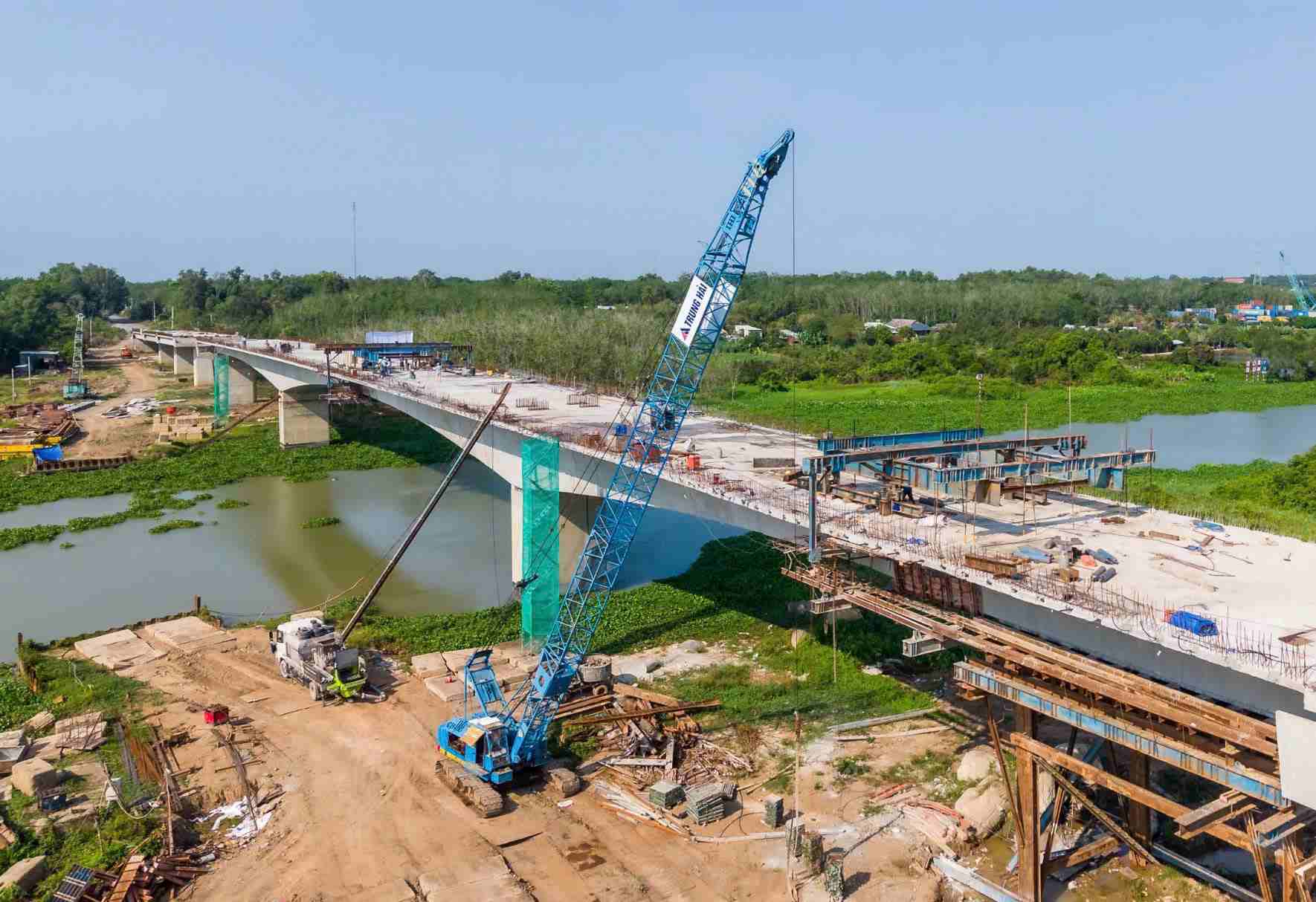 6 cay cau tren tuyen 31,5 km dang dan hoan thien. Anh: Dinh Trong