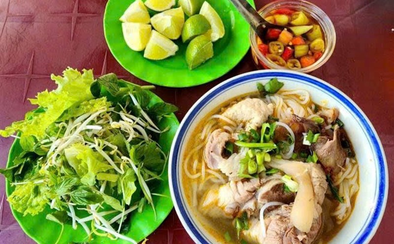 "Folklore knowledge about Bun bo Hue" is officially recognized in the National Intangible Cultural Heritage List. Photo: Thanh Dat.