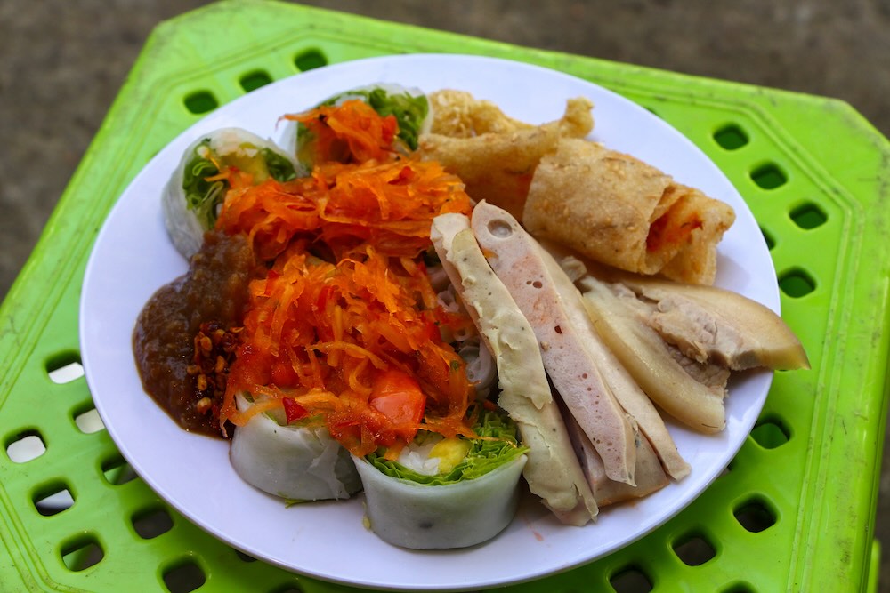 Mot phan banh cuon tom chua day du. Anh: Diep Chau