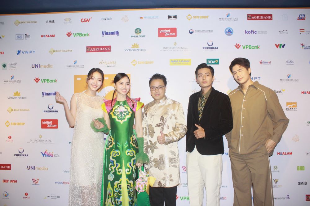 Doan lam phim “Tham Tu Kien: Ky an khong dau” tai buoi chieu phim trong khuon kho Lien hoan phim chau A Da Nang. Anh: Tran Thi