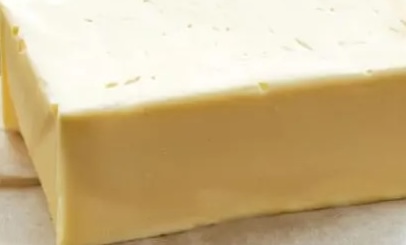 動物性バターを過剰に摂取すると腎臓に良くありません。写真:キエウ・ヴー