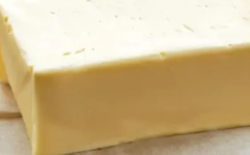 Consuming too much animal butter is not good for the kidneys. Photo: Kieu Vu