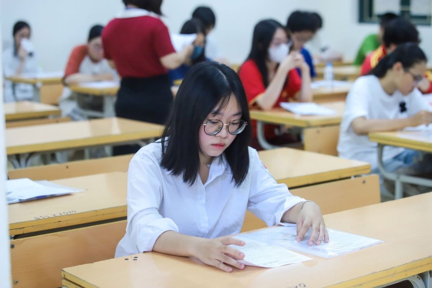 Many schools have announced the floor score for the ability assessment test and thinking assessment in 2025. Photo: Van Trang