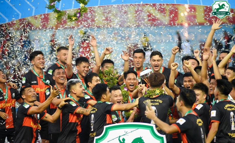Ninh Binh Club shows great ambition in V.League. Photo: NBFC