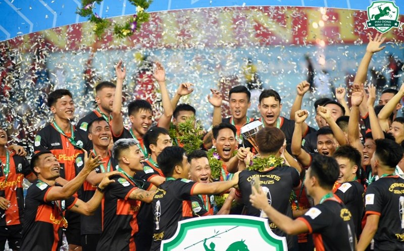 Sở hữu đội hình toàn sao, Ninh Bình FC vẫn đối mặt thử thách lớn
