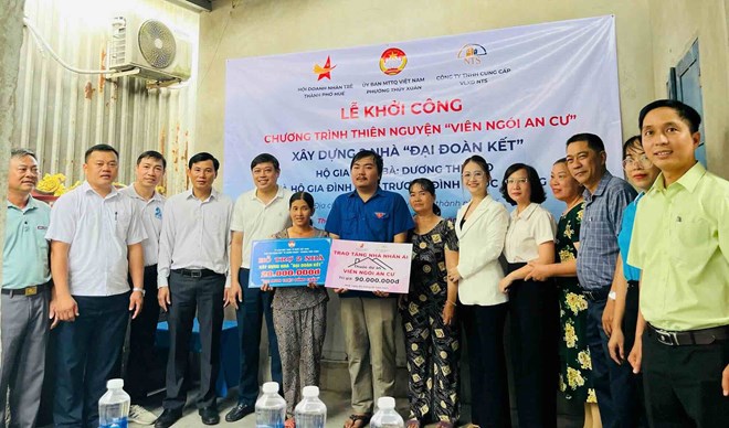 Tiếp tục xây dựng nhà Đại đoàn kết cho hộ cận nghèo ở Huế