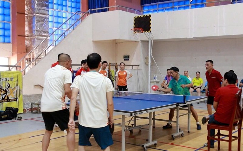 Athletes compete in table tennis at the Banking Industry Sports Festival in Hue City in 2025. Photo: Le Anh