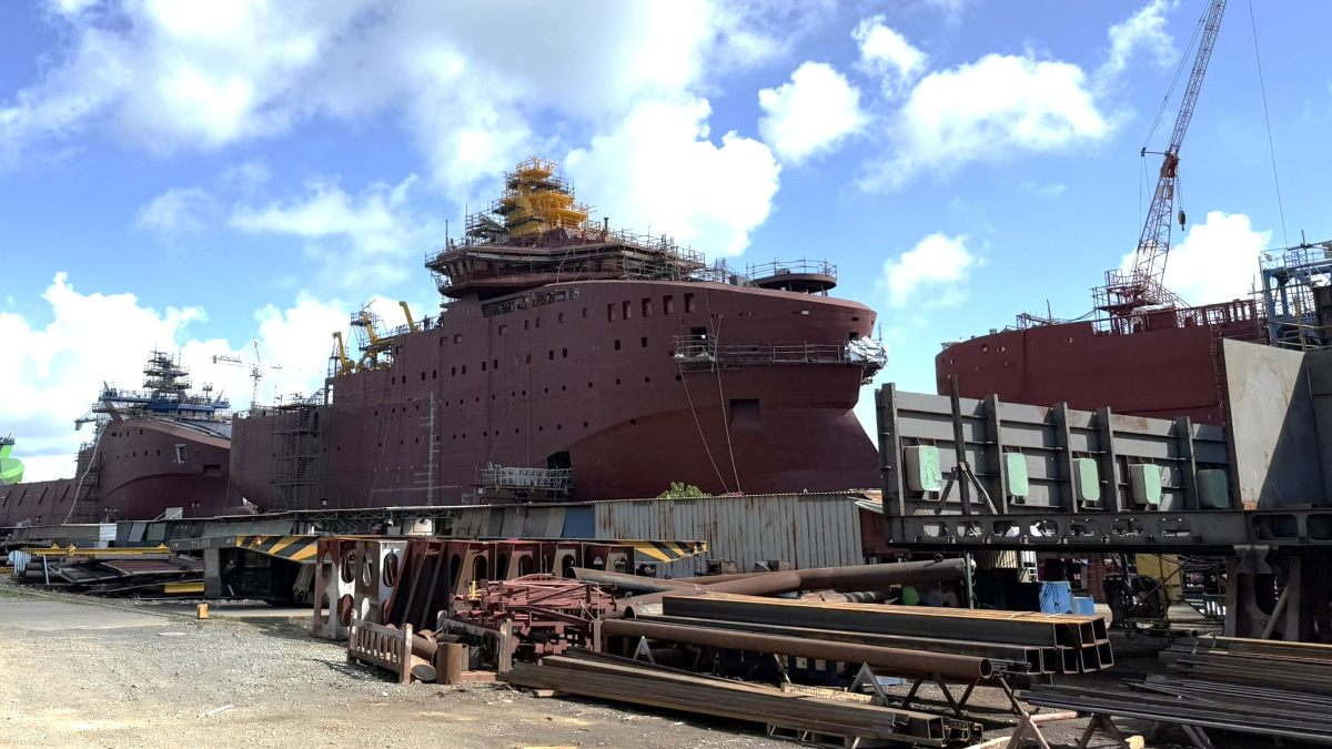 Las empresas de construccion naval reclutan a muchos ingenieros y empleados para cumplir actividades de produccion. Foto: Thanh an