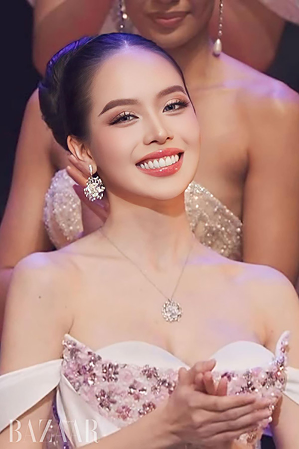 Hoa hau Ha Truc Linh va Hoa hau Thanh Thuy deu rat yeu thich 2 show Anh trai va an tuong voi Soobin Hoang Son. Anh: BTC Hoa hau Viet Nam