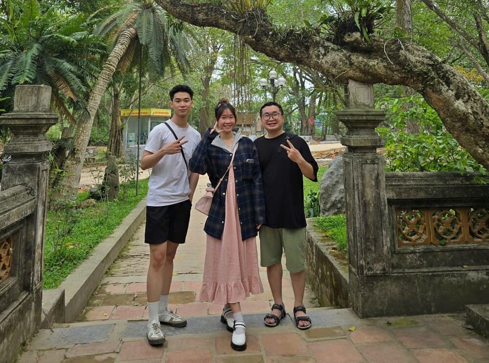 Children can visit and explore scenic spots not too far from the inner city. Photo: Lan Chi