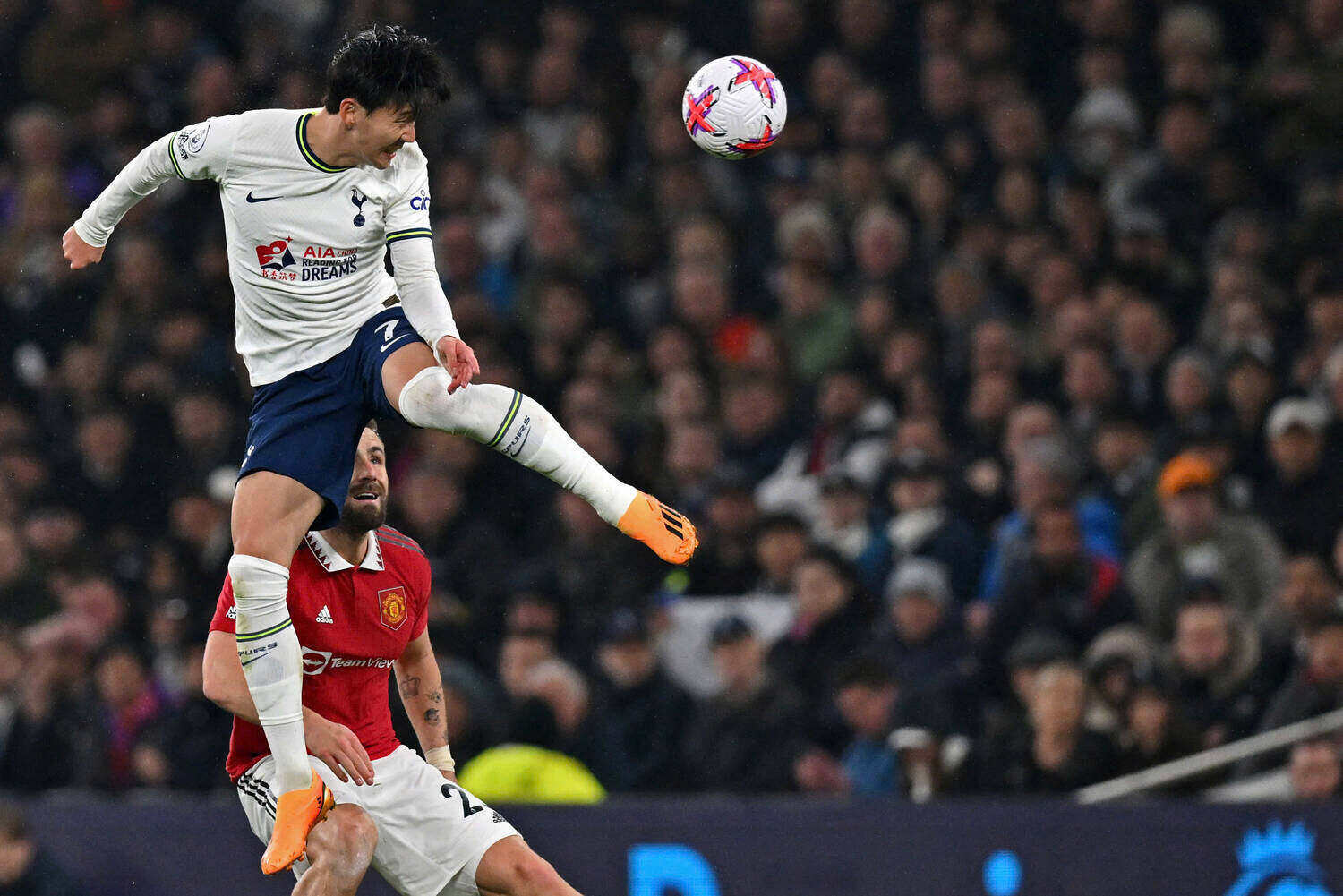 Son Heung-min van rat khao khat the hien ban than. Anh: AFP