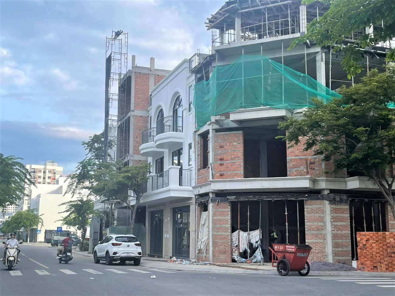 En el segundo cuarto.2025, el segmento de edificios terrestres y de apartamentos en Khanh Hoa aumento considerablemente. Foto: Phuong Linh