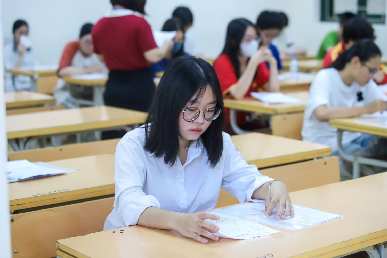 Candidates taking the 2025 high school graduation exam. Photo: Van Trang