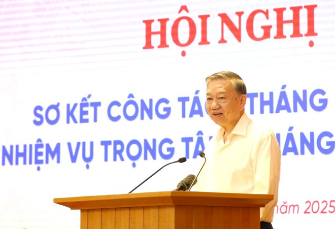 General Secretary To Lam - Head of the Central Steering Committee on science, technology development, innovation and digital transformation - gave a speech at the Conference to review the work in the first 6 months of the year and the key tasks for the last 6 months of 2025 to implement Resolution No. 57-NQ/TW. Photo: Tran Vuong