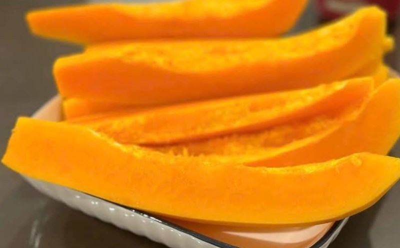 People with high blood pressure can eat papaya in the morning but need to pay attention to some points. Photo: Kieu Vu