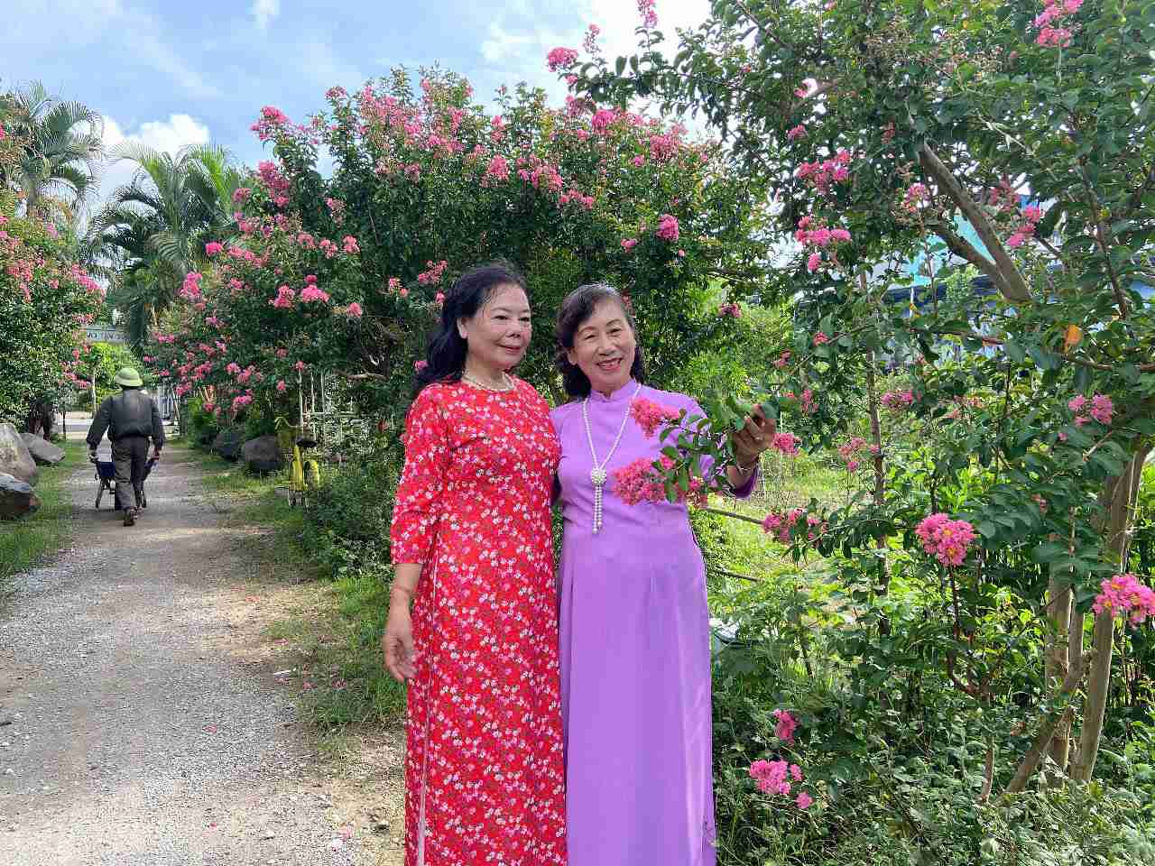 Con duong hoa tuong vi khoe sac thu hut nguoi dan check-in. Anh: Le Tuyen