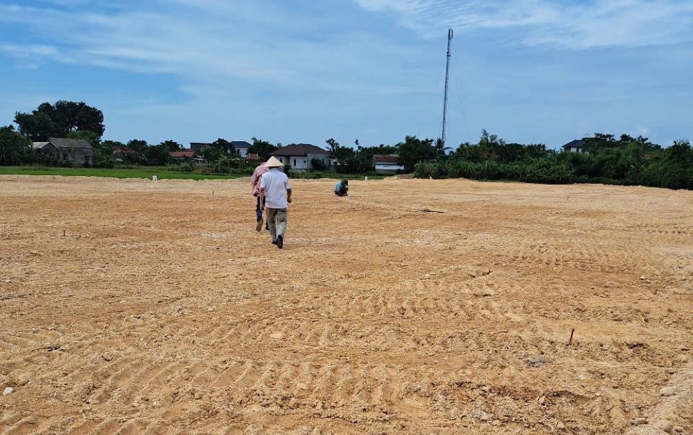 Khu tái định cư chỉ mới làm được mặt bằng. Ảnh: Hàn Nguyên