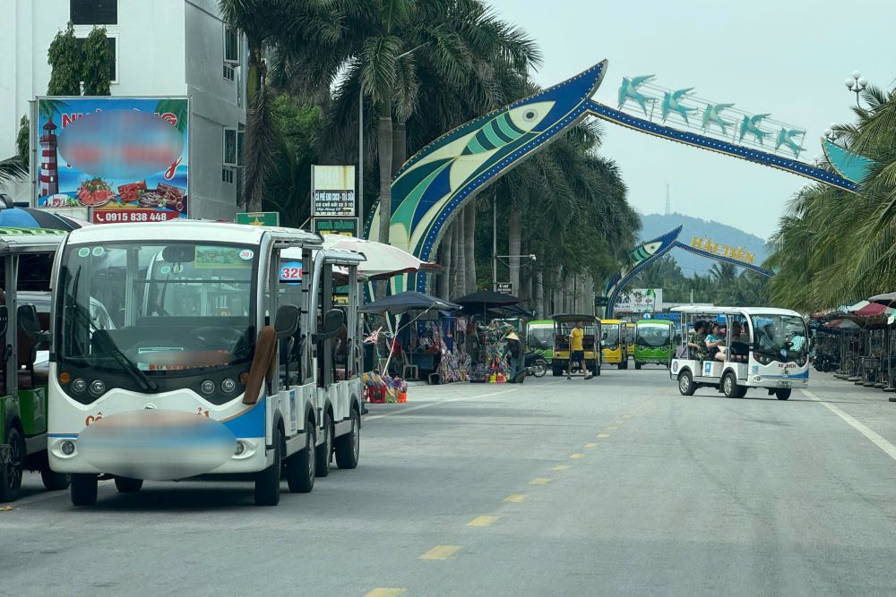 Cac xe dien o bien Hai Tien van vo tu hoat dong du chua dap ung cac dieu kien