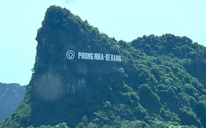 Phong Nha and Tien Son villages temporarily stopped receiving visitors due to heavy rain from upstream. Photo: Cong Sang