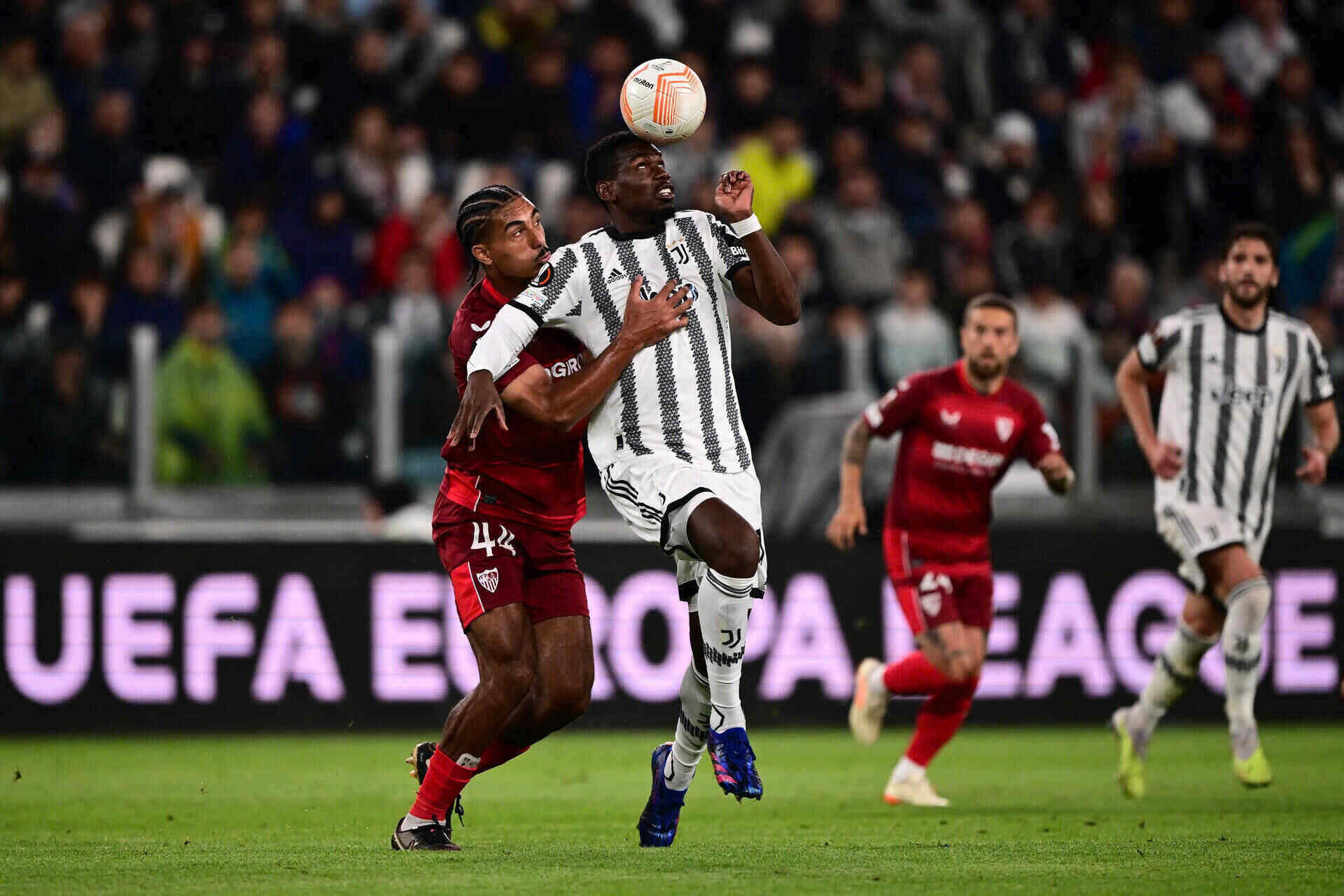 Paul Pogba da tung la mot ngoi sao thuc thu. Anh: AFP