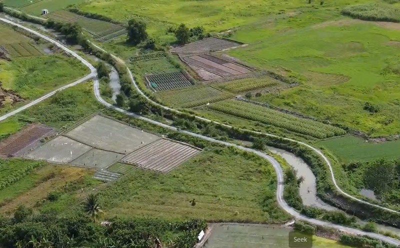 Giua stream area flows through National Highway 13. Photo: Dinh Trong
