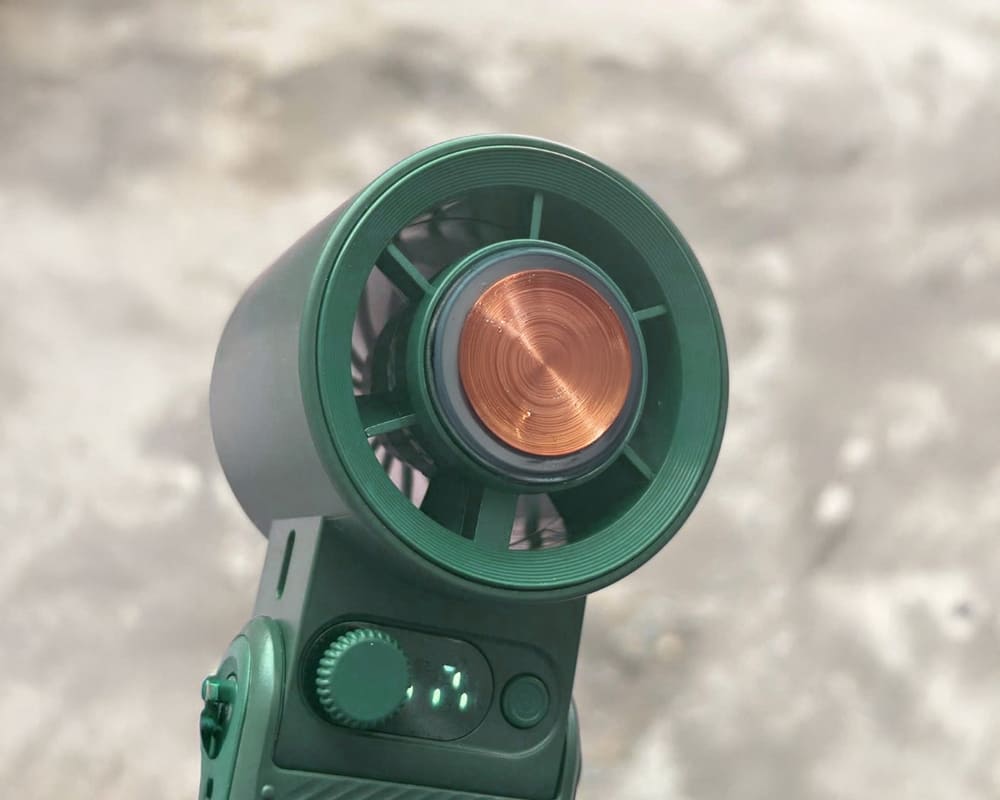 Learn about the technical specifications to be able to choose a suitable handheld fan with cold clams. Photo: Ba Hiep