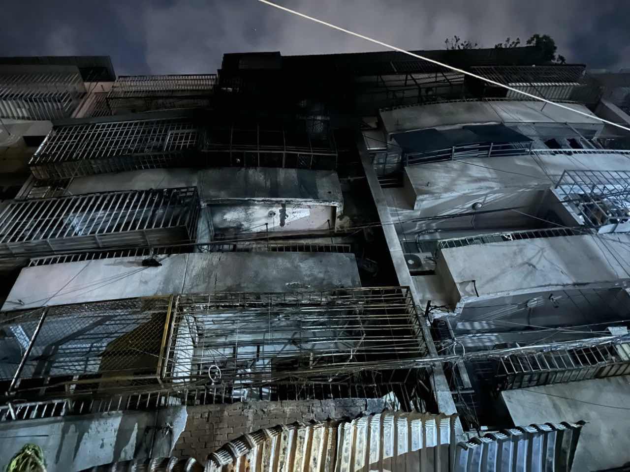 La scene de l'incendie qui a fait 8 morts a Ho Chi Minh-Ville