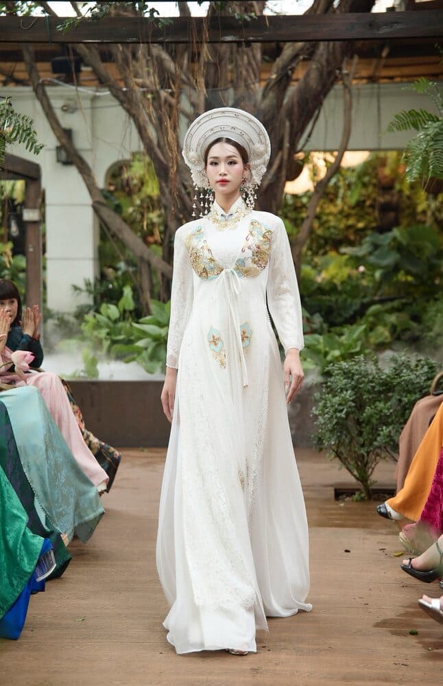 A hau 1 Hoa hau chuyen gioi 2025 - Nguyen Cao Minh Anh lam “nang tho” cua nha thiet ke Cao Minh Tien. Anh: Dao Ba Do Hai - Nguyen Tien Thanh