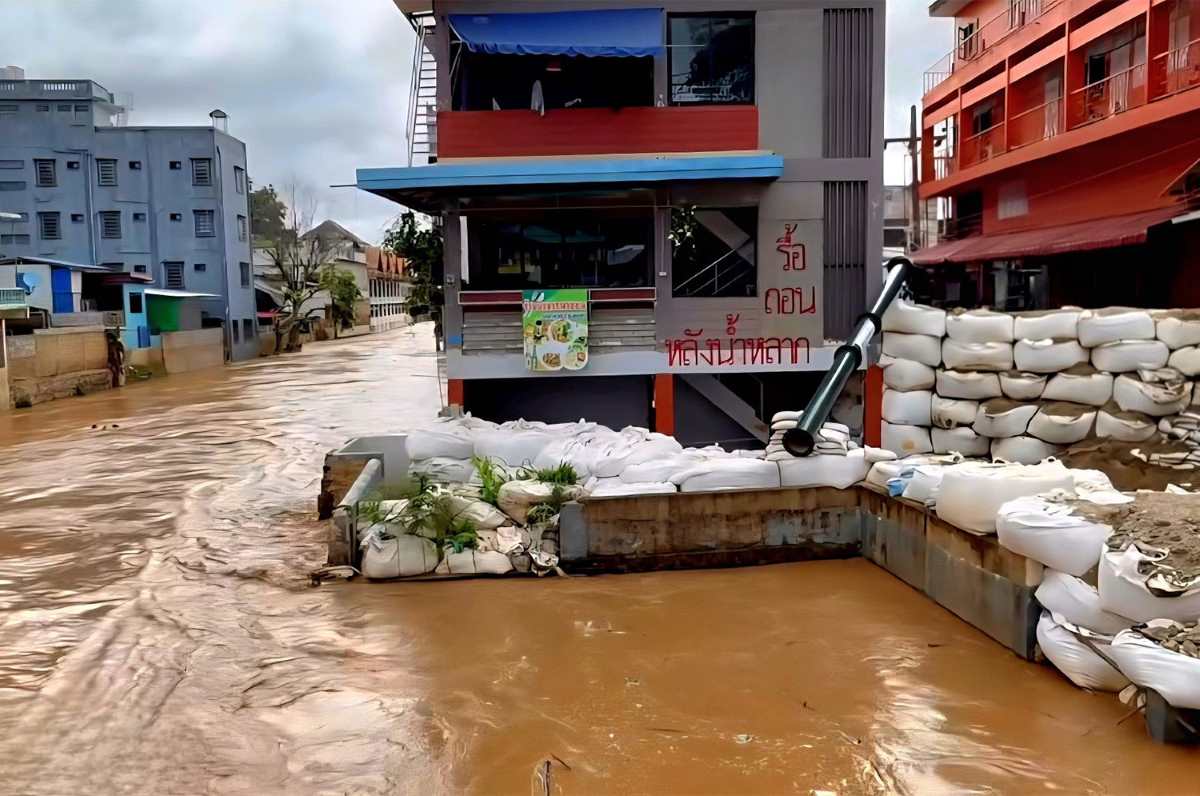 The storm caused the Mekong River to rise, causing flooding in Mae Sai district, Chiang Rai province, Thailand, on July 4, 2025. Photo: Chiang Rai Public Relations Office