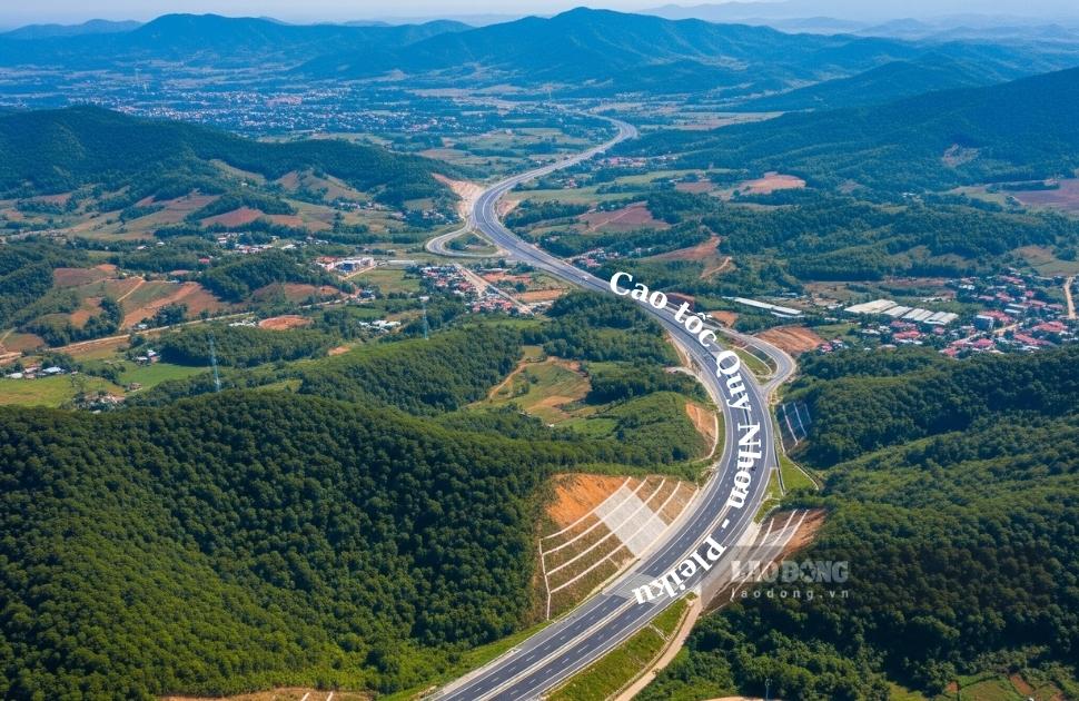 Quy Nhon -Pleiku Expresswayのグラフィックは、ビンディンとジアライの2つの州を統合した後、Gia Lai州の新しい開発スペースを開くために形成されています。写真：ai