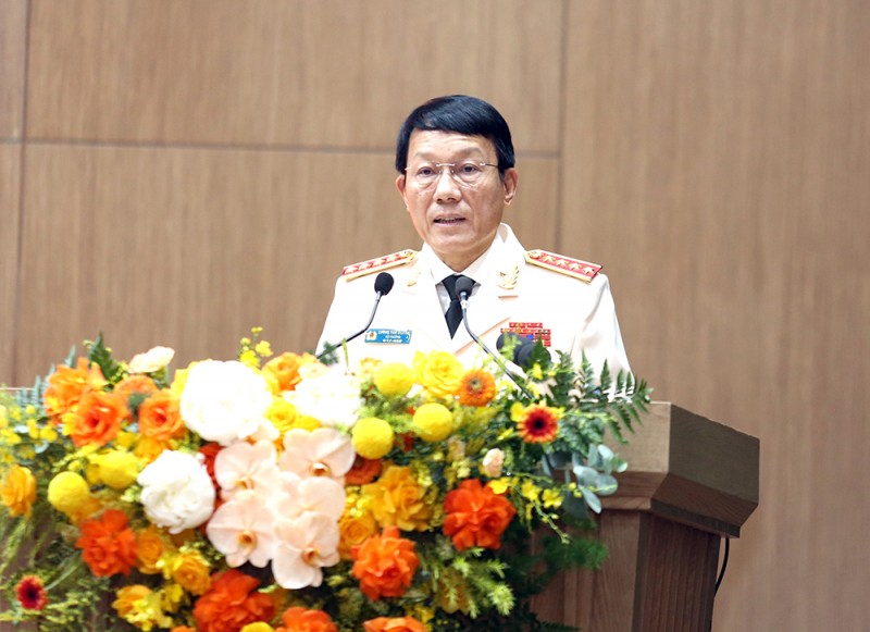 Dai tuong Luong Tam Quang phat bieu tai Hoi nghi. Anh: Khong Ha