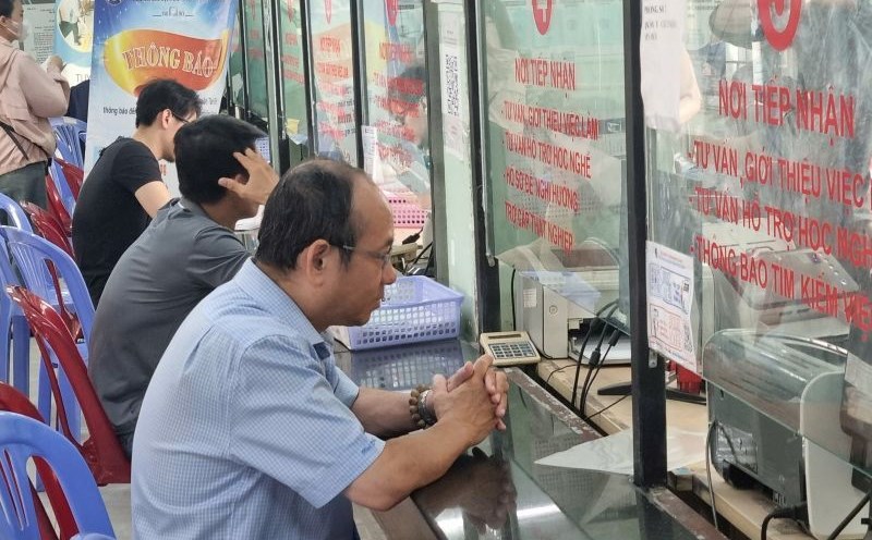 In the first 6 months of the year, Ho Chi Minh City had 66,192 people applying for unemployment benefits. Photo: Nam Duong