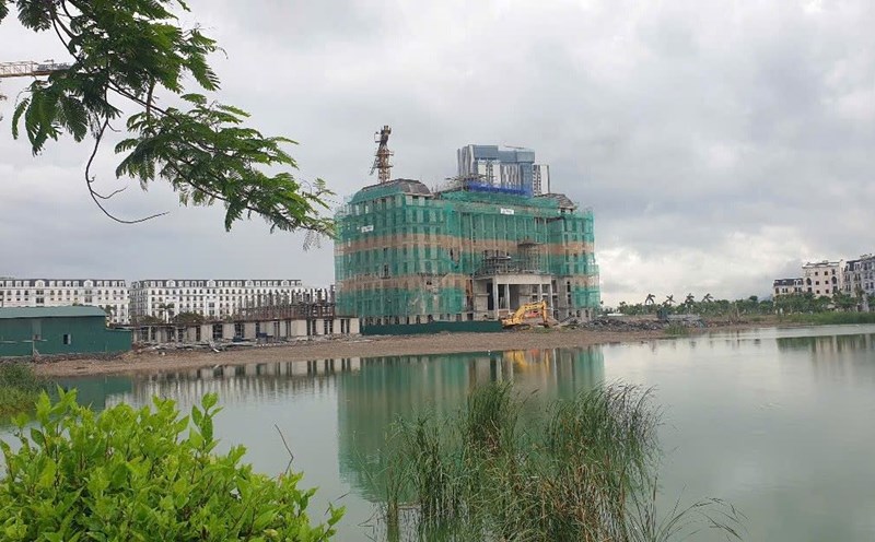 The new headquarters of the People's Court of Quang Ninh province is under construction in Bai Chay ward. Photo: Nguyen Hung