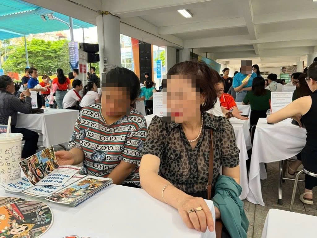 La personne qui perçoit une allocation mensuelle si elle decede son proche peut soumettre un dossier pour beneficier d'une allocation unique et d'une allocation funeraire. Photo : Quynh Chi