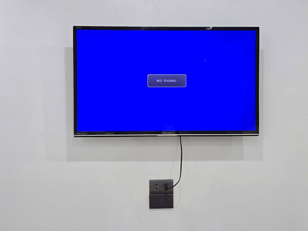 Check some steps when the TV doesn't have images. Photo: Tuan Dat