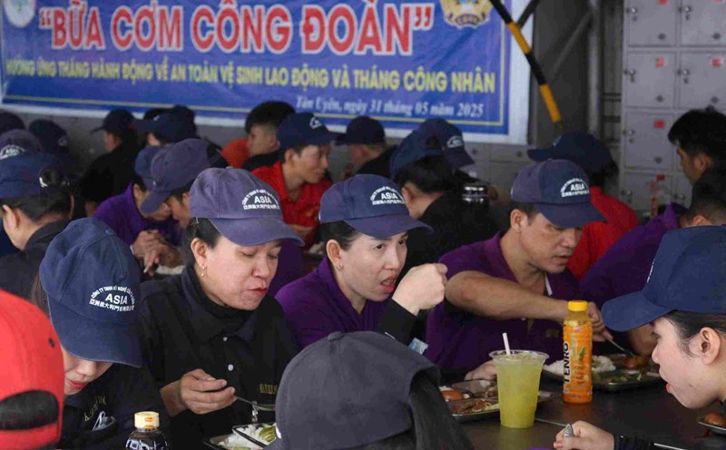 The grassroots trade union takes care of the lives and increases the food portion for workers. Photo: Provided by the Trade Union