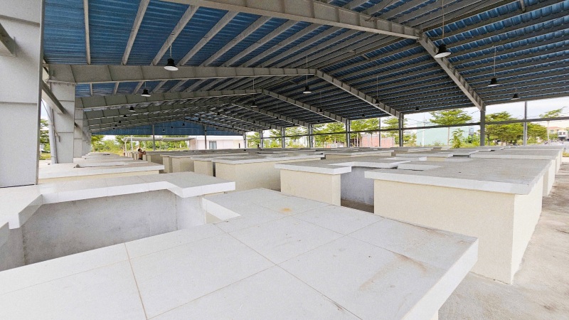 Chợ Chiên Đàn mới ở xã Chiên Đàn, TP Đà Nẵng có kinh phí 30 tỉ đồng, xây xong bỏ không, lãng phí. Ảnh: Hoàng Bin