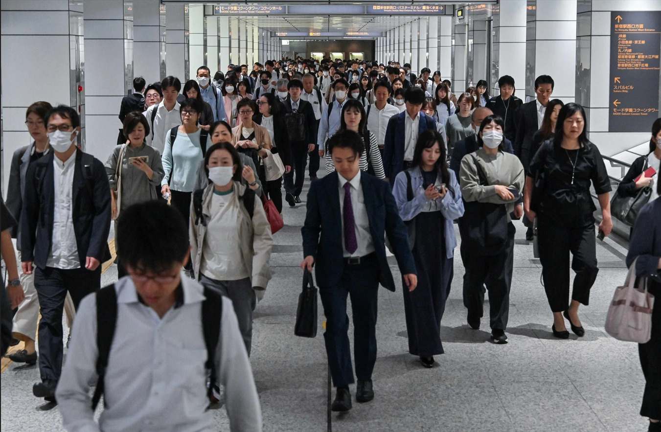 Les salaires reels au Japon chutent le plus fortement en pres de 2 ans. Photo : AFP.